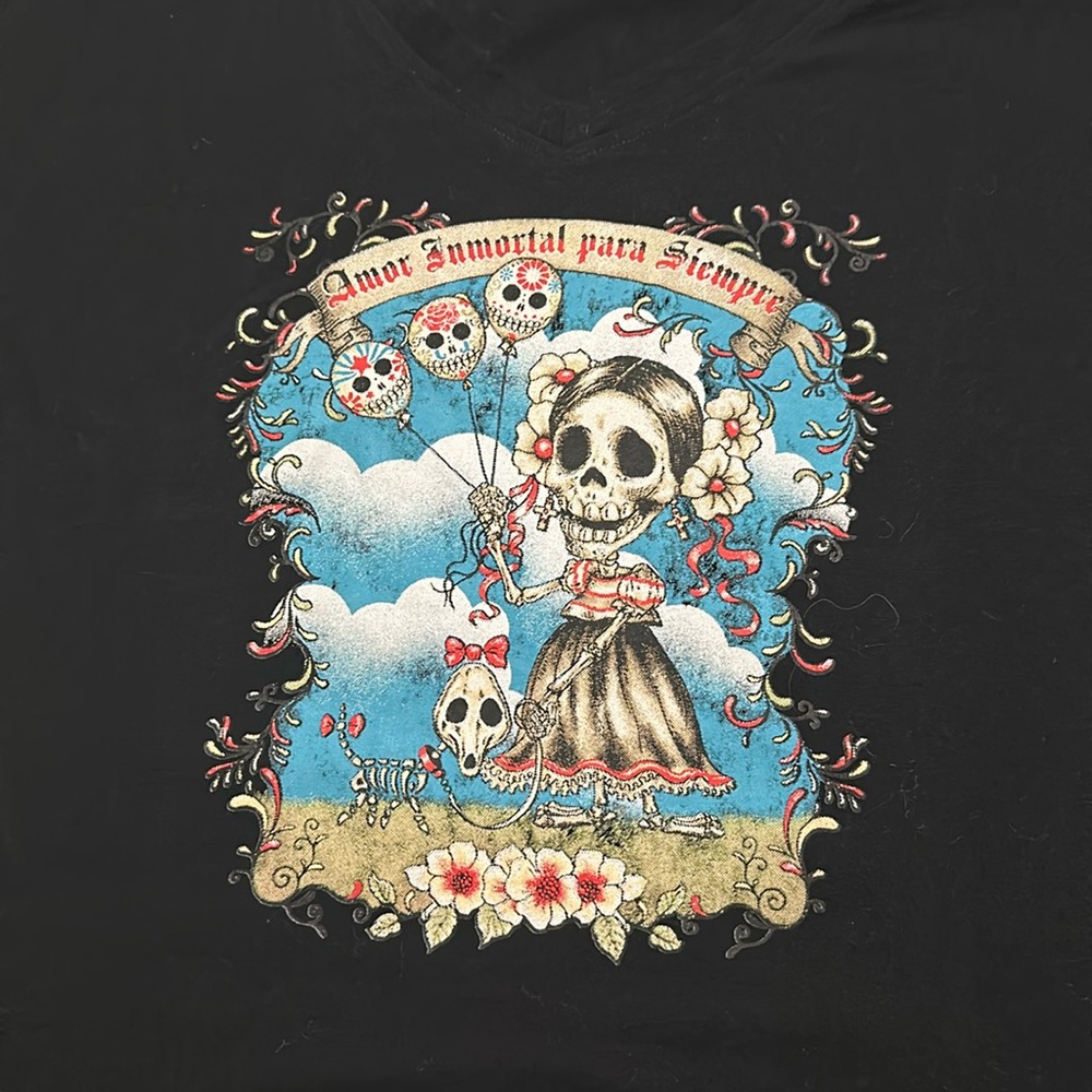 Black graphic print tshirt.